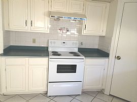  	bright 3x2.5 Two-Story Conveniently Located at Val Vista and  in Gilbert, AZ (Photo 8 of 12)