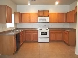 Bright 5 Bedroom, 1 Guest Bed Downstairs! New Carpet and Lots of in Laveen, AZ (Photo 3 of 12)