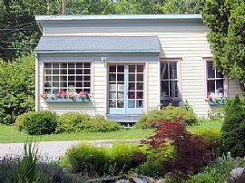 Beautiful 3 Bedroom, 1.5 Bath Home in The Village of Bellaire in Bellaire, MI (Photo 2 of 9)