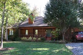 3 Bedroom Lakefront, All Inclusive in Greensboro, NC (Photo 2 of 7)