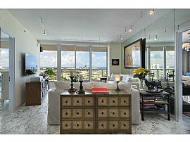 Two Bedroom Apartment in Miami Beach, FL (Photo 3 of 10)