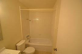 Wonderful Great 3bed 2baths in a Quiet Area in Sacramento, CA (Photo 4 of 8)