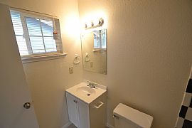 Wonderful Great 3bed 2baths in a Quiet Area in Sacramento, CA (Photo 7 of 8)