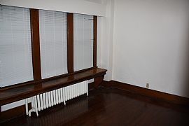 Large 3 Bedroom Apartment-Walk to Albany Med/law/pharm in Albany, NY (Photo 5 of 11)