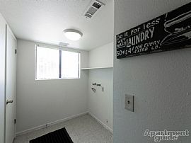 2 Bedroom Townhome in Corcoran, CA (Photo 4 of 11)