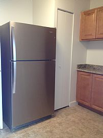 Stunning and Bright Remodeled Apt in University One in Baltimore, MD (Photo 2 of 11)