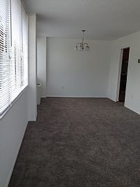 Stunning and Bright Remodeled Apt in University One in Baltimore, MD (Photo 6 of 11)