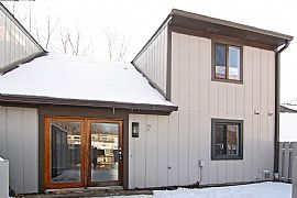 Cozy Hideaway  in Lawrence, IN (Photo 10 of 12)