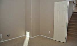  Huge and Spacious 3 Bedroom 3bath Home! in Las Vegas, NV (Photo 4 of 11)