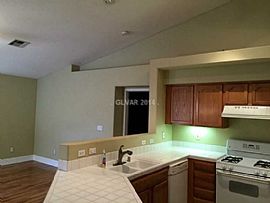 4 Bedrooms and 2.5 Bathrooms Great Appliances  in Las Vegas, NV (Photo 7 of 8)