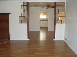 3 Beds1 Bath1,080 Sqft in Sacramento, CA (Photo 2 of 3)