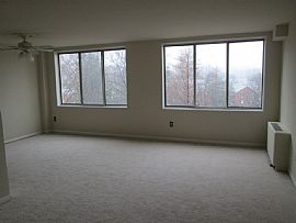 Available December 1st. Hi_rise 1 Bedroom Apartment.  in Alexandria, VA