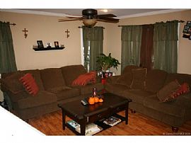 A Single Family Home in Avon,Ct in Avon, CT (Photo 4 of 12)