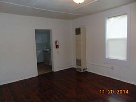 Cute Fenced Front Yard with An Inviting Covered Porch. in Medford, OR (Photo 2 of 2)