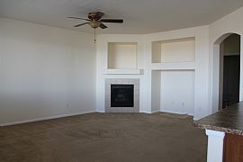 Deluxe 2-Story,3-Bed,Loft,2.5 Bath,2-Level Deck,Stunning Views in Aurora, CO (Photo 4 of 12)