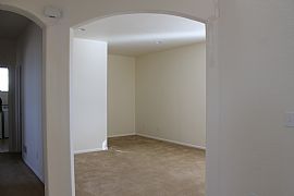 Deluxe 2-Story,3-Bed,Loft,2.5 Bath,2-Level Deck,Stunning Views in Aurora, CO (Photo 6 of 12)