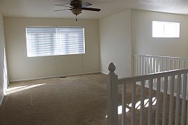 Deluxe 2-Story,3-Bed,Loft,2.5 Bath,2-Level Deck,Stunning Views in Aurora, CO (Photo 9 of 12)