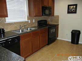  Christmas Offer in San Antonio 3bdrm 2.5bth in a Nice Neighboo in San Antonio, TX