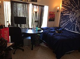 1 Bedroom For Rent in a 3-Bed Apartment in Santa Clarita, CA (Photo 2 of 2)