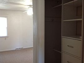 Spacious 3bed 2 Bath Home with Covered Porch, Patio, Fenced Bac in Virginia Beach, VA (Photo 6 of 12)