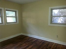 Beautiful Move in Ready Ranch Conveniently Located to Downtown in Atlanta, GA (Photo 9 of 9)