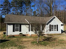 Fannie Mae Homepath Property Located on Large, Cul De Sac Lot. in Charlotte, NC