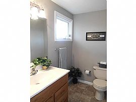 Move in Ready Brick 4br/2ba.  in Indianapolis, IN (Photo 4 of 4)