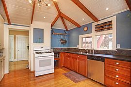 Charming 1 Bedroom/1 Bath Condo in Berkeley, CA (Photo 2 of 12)