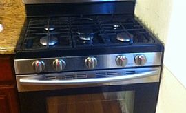 Beautiful House For Rent Three (3) Bedrooms with Back Yard in Arverne, NY (Photo 5 of 8)