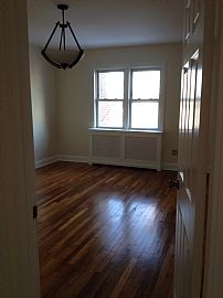 Sunny 2 Bedroom Apartment with Garage and Driveway in Ridgewood, NY (Photo 4 of 9)