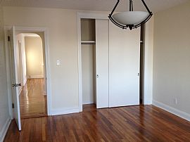 Sunny 2 Bedroom Apartment with Garage and Driveway in Ridgewood, NY (Photo 5 of 9)
