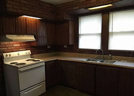 This 4b/2b Housefridge and Stove Included in Birmingham, AL (Photo 4 of 8)