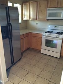  Beautiful Two-Story Home That Features a Large Rooms  in Las Vegas, NV (Photo 2 of 6)