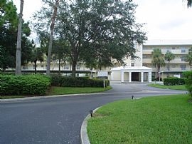 The 10th Fairway, 2 Bed Condo, Plantation Golf and Country Club in Venice, FL