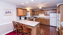 Contemporary Rancher Offers 2 Master Suites in Richmond, VA (Photo 2 of 3)