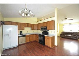 Move-In Ready, 3bed 3bath Home. in Columbus, OH (Photo 2 of 3)