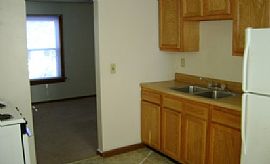 Three Bedroom Home in Collinsville, Close to Schnucks and Walma in Collinsville, IL (Photo 3 of 6)