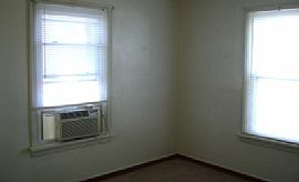 Three Bedroom Home in Collinsville, Close to Schnucks and Walma in Collinsville, IL (Photo 5 of 6)