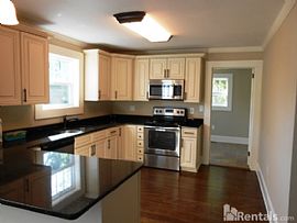 Gorgeous 3 Bedroom 2 Bath in Downtown Greenville in Greenville, SC (Photo 3 of 6)