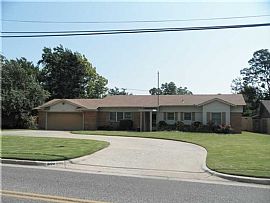 This Beautiful 3 Bedroom 2 Bath in Oklahoma City, OK