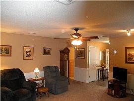 This Beautiful 3 Bedroom 2 Bath in Oklahoma City, OK (Photo 10 of 12)