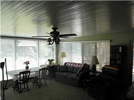 This Beautiful 3 Bedroom 2 Bath in Oklahoma City, OK (Photo 4 of 12)