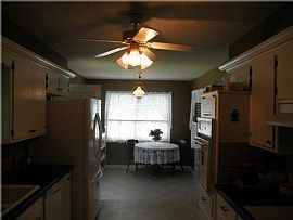 This Beautiful 3 Bedroom 2 Bath in Oklahoma City, OK (Photo 8 of 12)