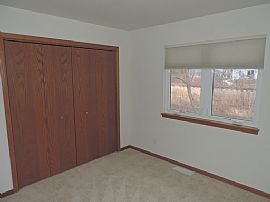 945 Twilight Drive in North Liberty, IA (Photo 4 of 9)