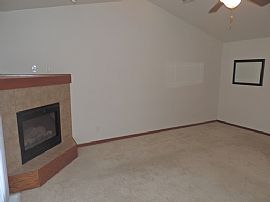 945 Twilight Drive in North Liberty, IA (Photo 7 of 9)