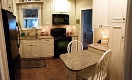 Large 4 Bedroom, 2.5 Bath Home in a Very Convenient Location in Wilmington, DE (Photo 3 of 10)