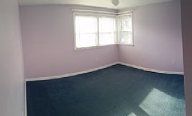 Large 4 Bedroom, 2.5 Bath Home in a Very Convenient Location in Wilmington, DE (Photo 5 of 10)