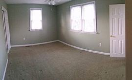 Large 4 Bedroom, 2.5 Bath Home in a Very Convenient Location in Wilmington, DE (Photo 6 of 10)