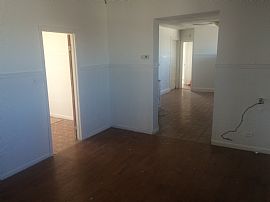 3bedrooms- Save $250 First 3 Months!! in Chicago, IL (Photo 2 of 5)