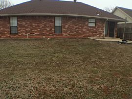 This Wonderful 3 Bed 2 Bath in Oklahoma City, OK (Photo 11 of 12)